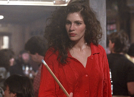 JULIA ROBERTS in Mystic Pizza - 1988
