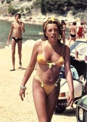 80s at the beach